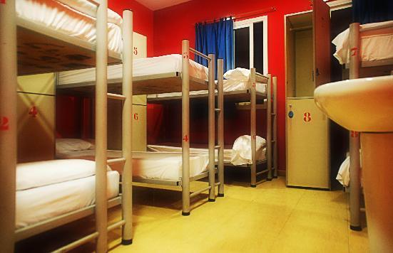 Hotel Hostal Sun And Moon  barcelona