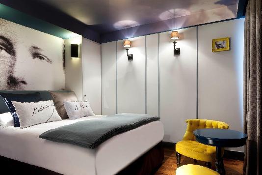 Hotel Les Plumes  paris